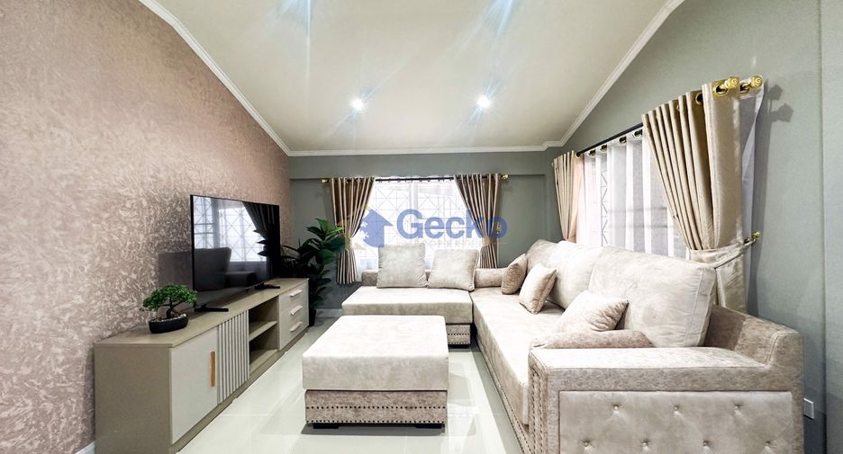 For sale 4 bedrooms house in East Pattaya, Pattaya