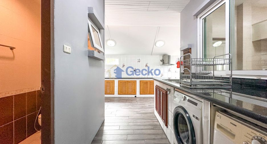 For rent and for sale 6 bedrooms house in East Pattaya, Pattaya