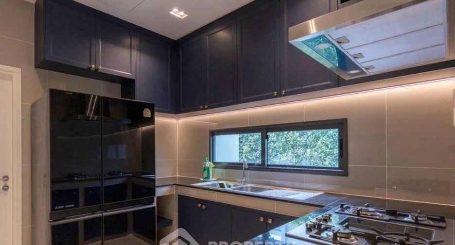 For rent 4 bedrooms house in Bang Phli, Samut Prakan