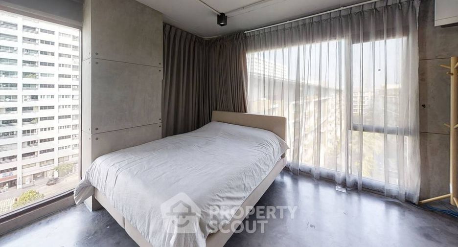 For rent 3 bedrooms condo in Watthana, Bangkok