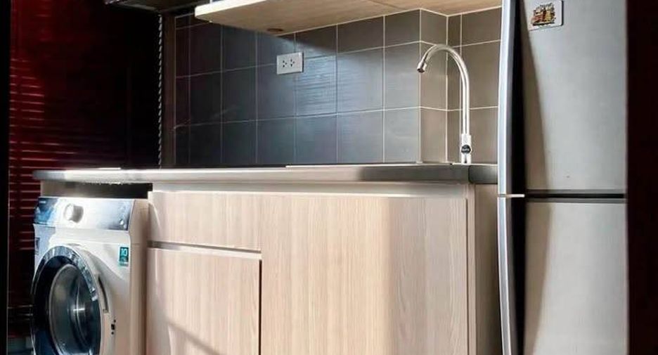 For rent 2 bedrooms condo in Bang Na, Bangkok