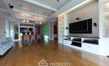 For rent 3 bedrooms condo in Khlong Toei, Bangkok