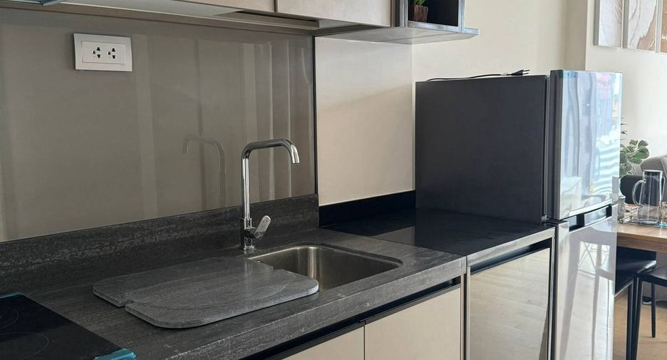 For rent 1 bed condo in Huai Khwang, Bangkok