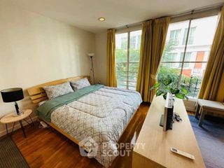 For rent 5 bedrooms townhouse in Watthana, Bangkok