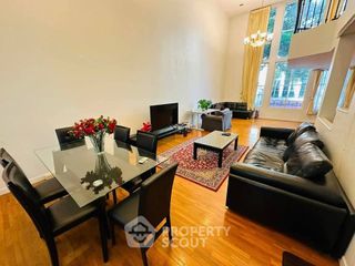 For rent 5 bedrooms townhouse in Watthana, Bangkok