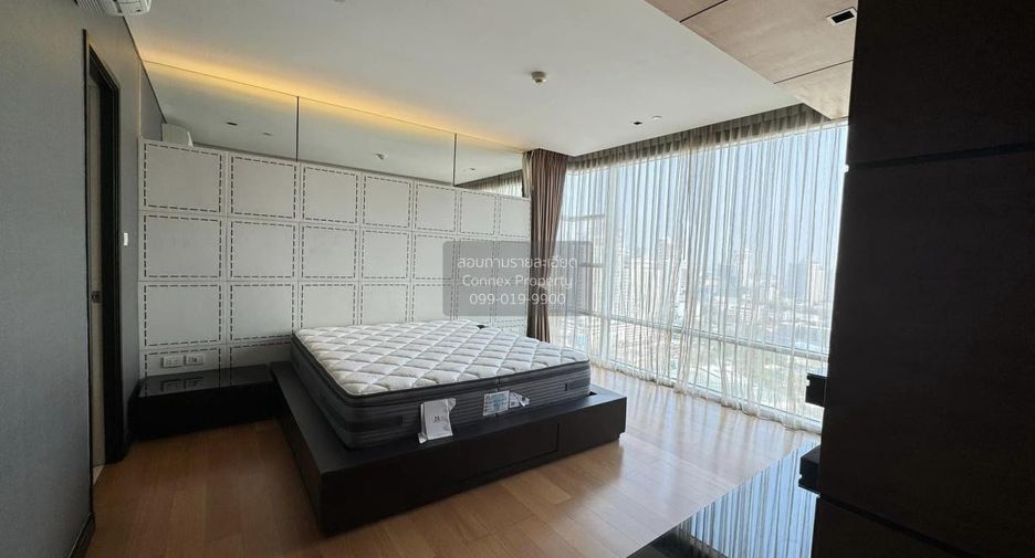 For rent 3 bedrooms condo in Khlong Toei, Bangkok
