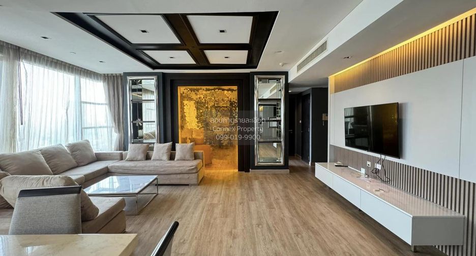 For rent 3 bedrooms condo in Khlong Toei, Bangkok