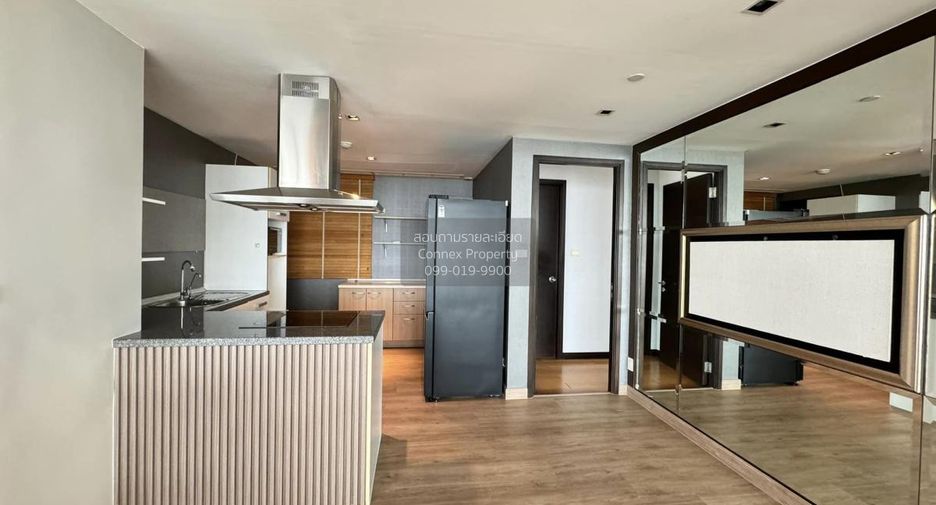 For rent 3 bedrooms condo in Khlong Toei, Bangkok