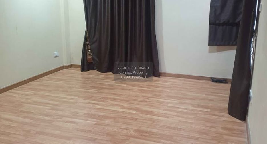 Reihenhaus zur Miete mit 3 Zimmer in Pak Kret, Nonthaburi