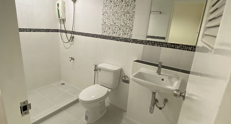 For sale 2 bedrooms townhouse in San Kamphaeng, Chiang Mai