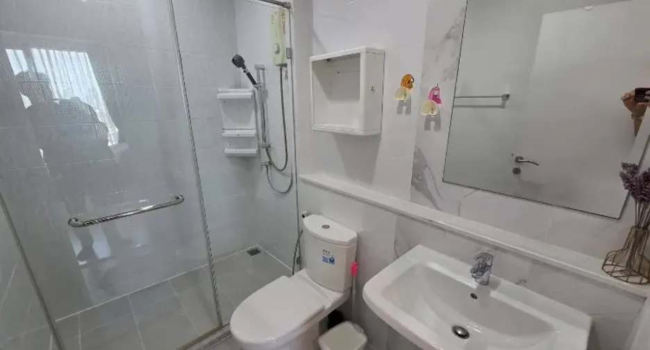 For rent 1 bed condo in Watthana, Bangkok