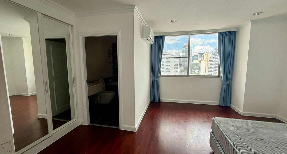 For rent 3 bedrooms condo in Watthana, Bangkok
