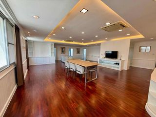 For rent 3 bedrooms condo in Watthana, Bangkok