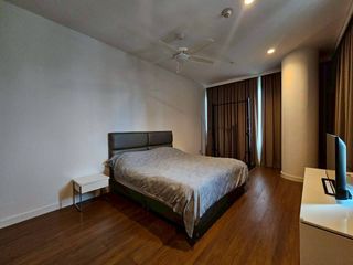 For rent 3 bedrooms condo in Pathum Wan, Bangkok