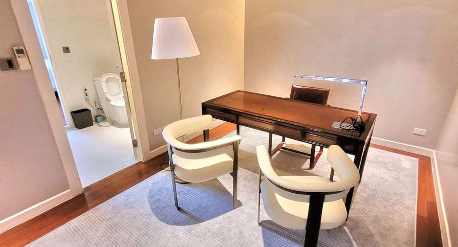 Wohnung zur Miete mit 3 Zimmer in Watthana, Bangkok