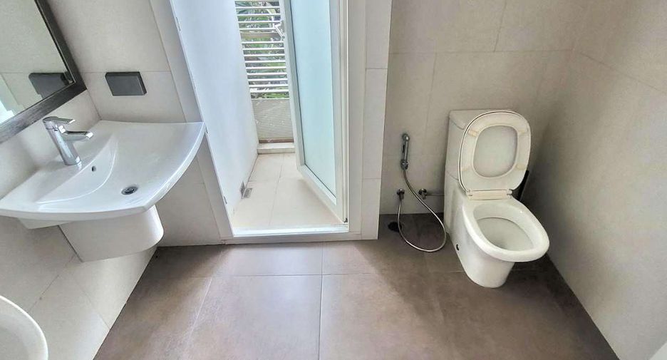 Wohnung zur Miete mit 3 Zimmer in Watthana, Bangkok