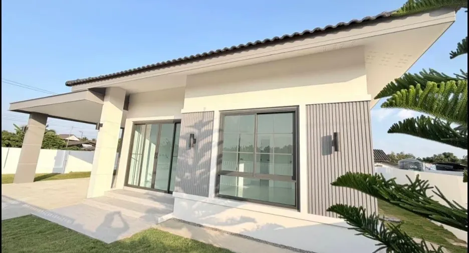 For rent 3 bedrooms house in Saraphi, Chiang Mai