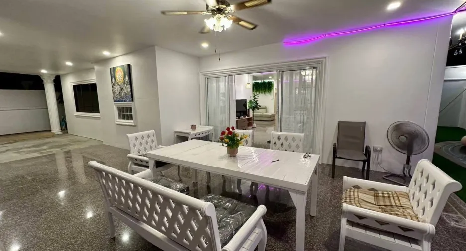 For rent 5 bedrooms villa in Jomtien, Pattaya