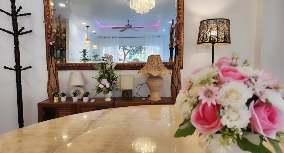 For rent 5 bedrooms villa in Jomtien, Pattaya