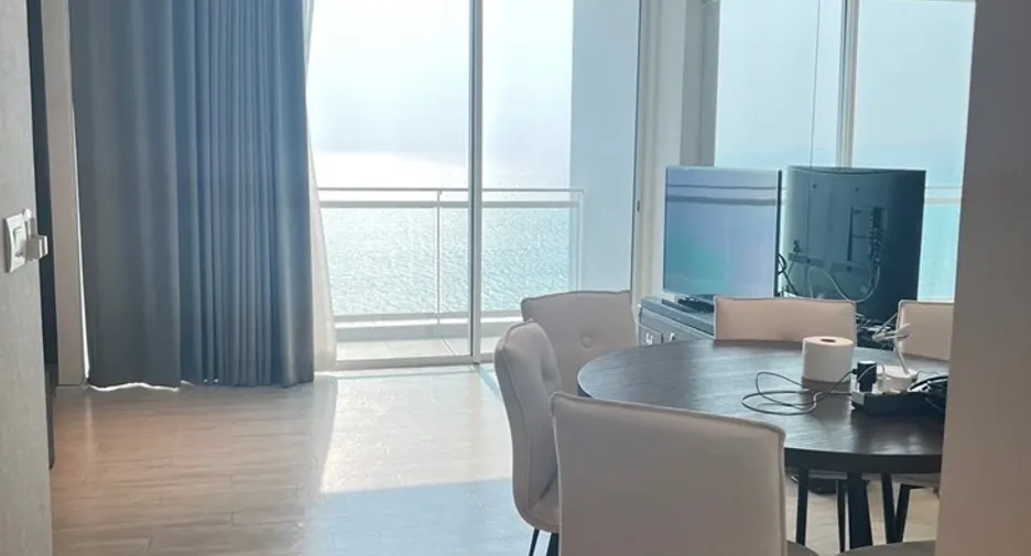 For sale 3 bedrooms condo in Jomtien, Pattaya