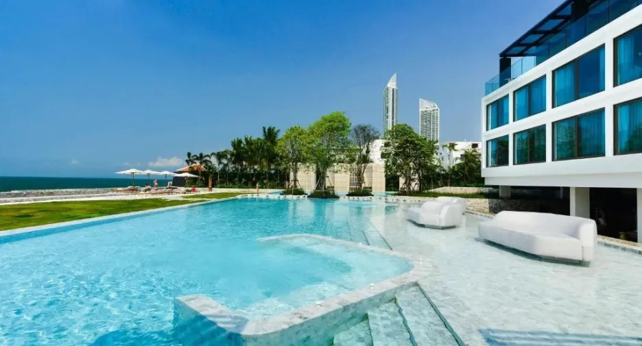 For sale 3 bedrooms condo in Jomtien, Pattaya