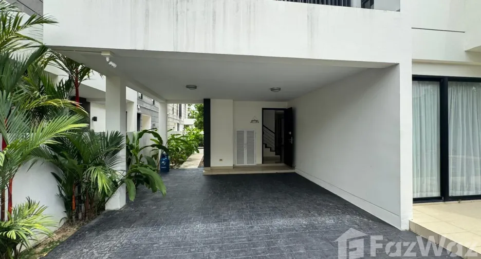 For sale 5 bedrooms villa in Thalang, Phuket