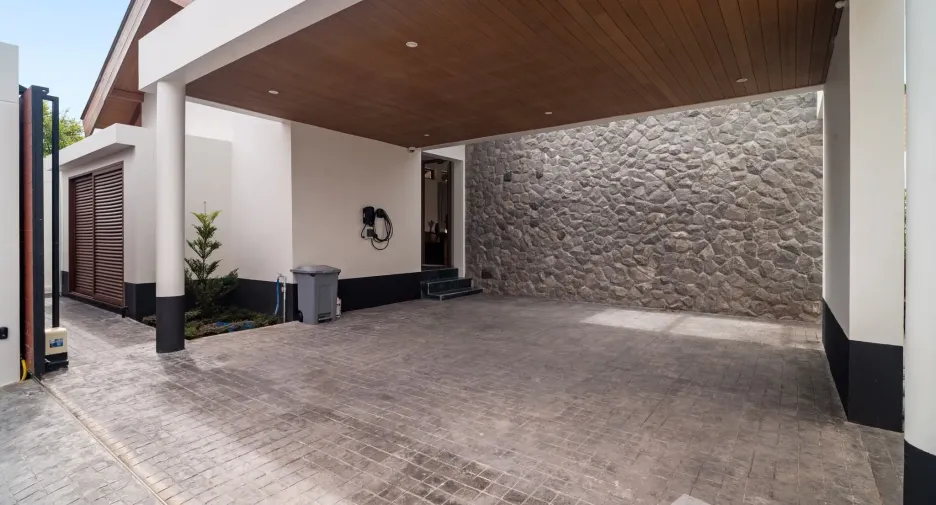 For rent 3 bedrooms villa in Thalang, Phuket