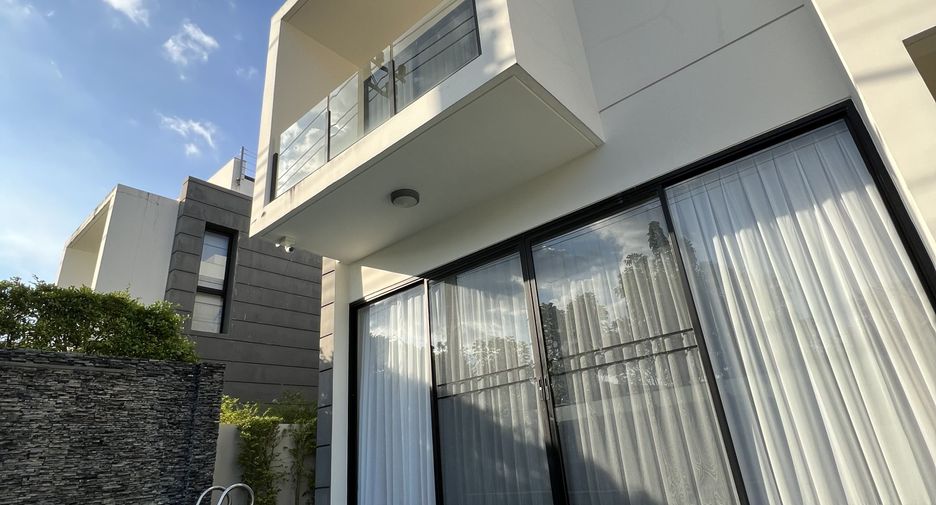For sale 5 bedrooms villa in Thalang, Phuket