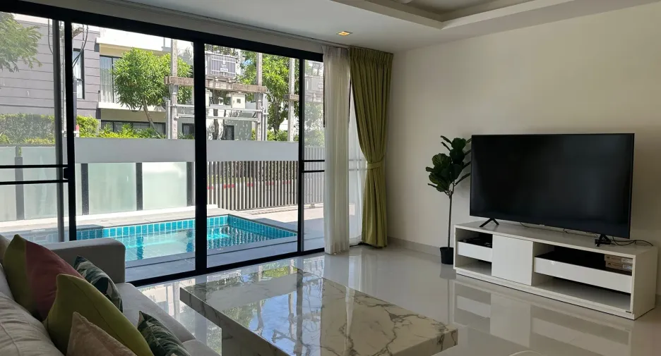 For sale 5 bedrooms villa in Thalang, Phuket