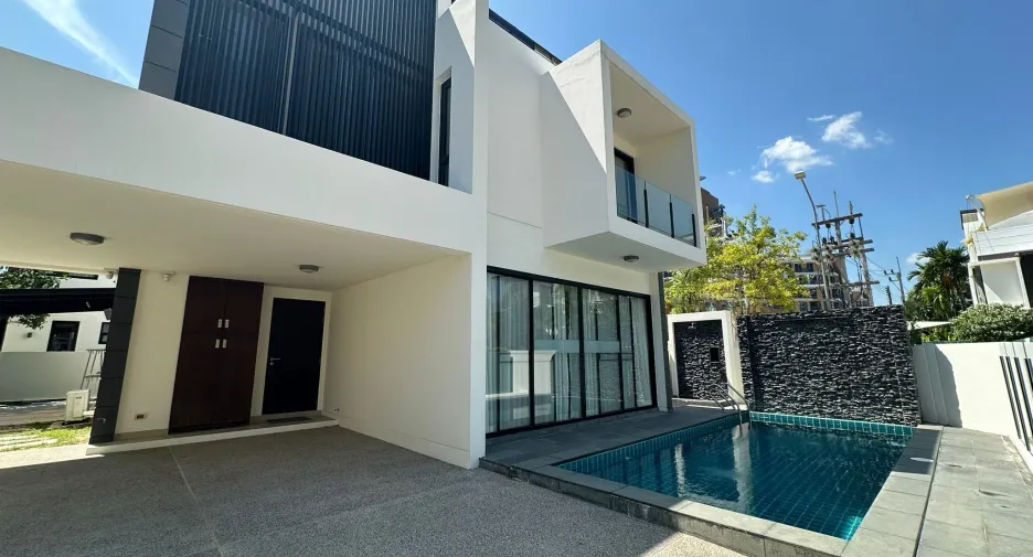 For sale 5 bedrooms villa in Thalang, Phuket