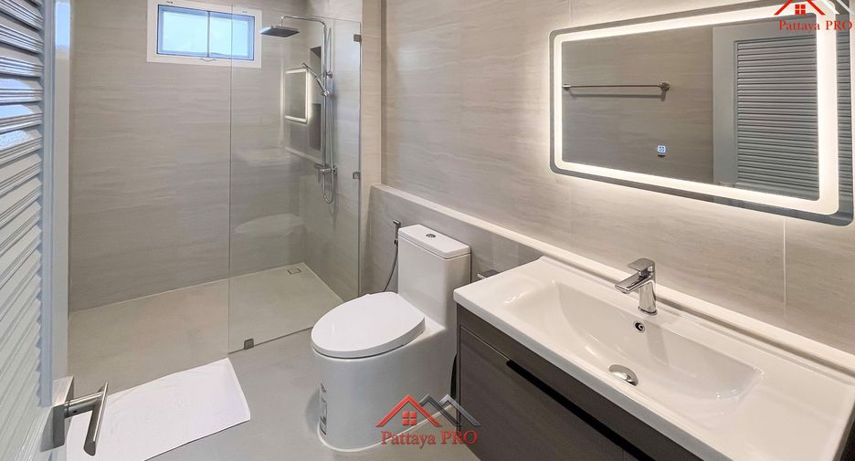 Haus zum Kauf mit 4 Zimmer in Huay Yai, Pattaya