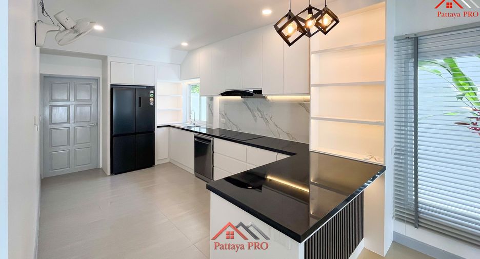 Haus zum Kauf mit 4 Zimmer in Huay Yai, Pattaya