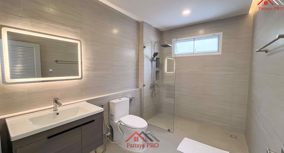 Haus zum Kauf mit 4 Zimmer in Huay Yai, Pattaya