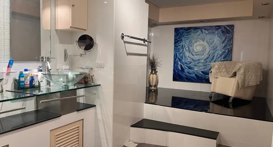 For sale 2 bedrooms condo 