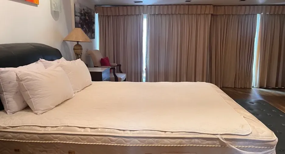 For sale 2 bedrooms condo 