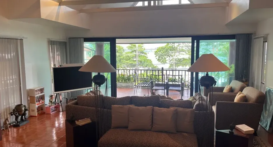 For sale 2 bedrooms condo 