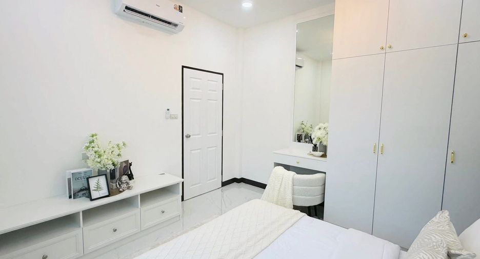 For sale 2 bedrooms house in East Pattaya, Pattaya