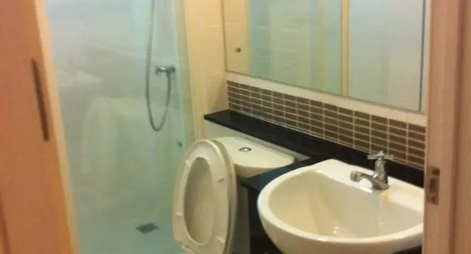 For rent 3 bedrooms townhouse in Suan Luang, Bangkok