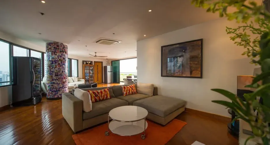 For sale and for rent 5 bedrooms condo in Watthana, Bangkok