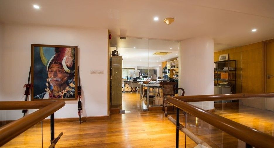For sale and for rent 5 bedrooms condo in Watthana, Bangkok
