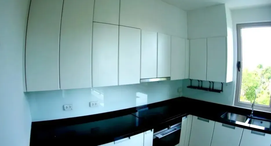 À louer 2 chambres condo à Yan Nawa, Bangkok