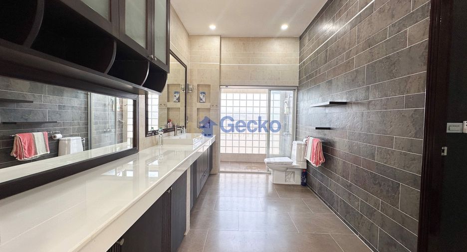 Casa en venta de 4 habitaciones en Sattahip, Chonburi