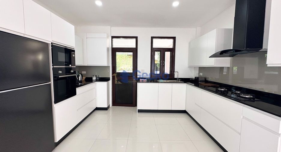 Casa en venta de 4 habitaciones en Sattahip, Chonburi