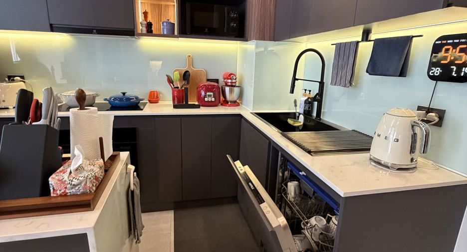 For sale 1 bed condo in Pathum Wan, Bangkok
