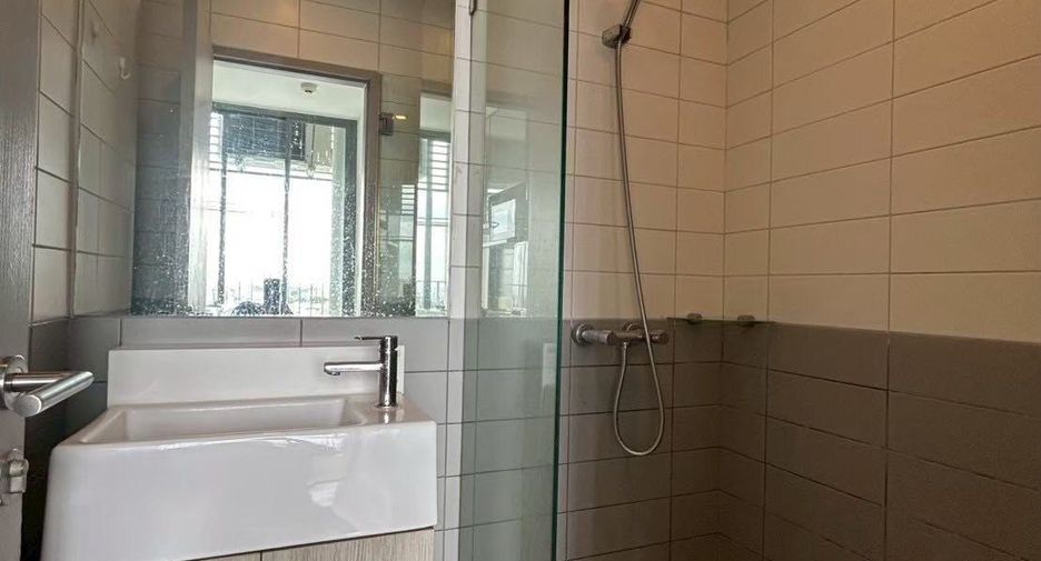 For rent studio condo in Phra Khanong, Bangkok