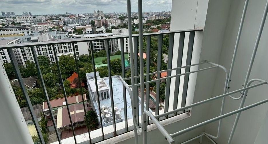 For rent studio condo in Phra Khanong, Bangkok