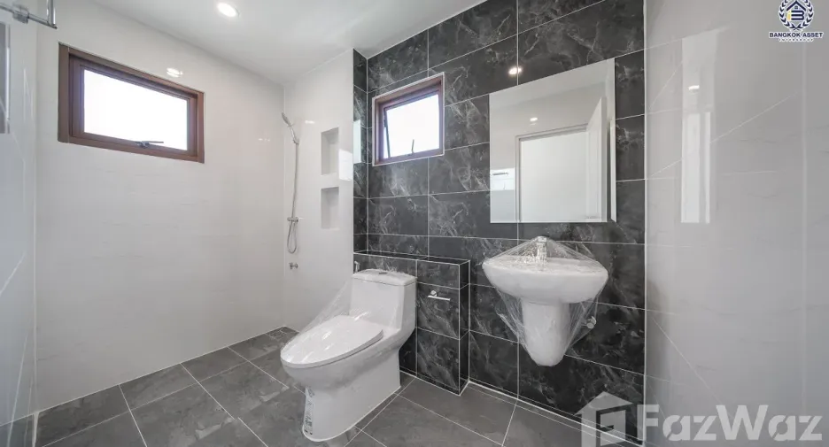For sale 3 bedrooms house in Mueang Nonthaburi, Nonthaburi