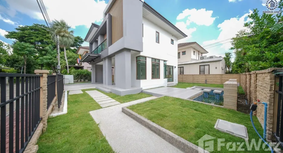 For sale 3 bedrooms house in Mueang Nonthaburi, Nonthaburi