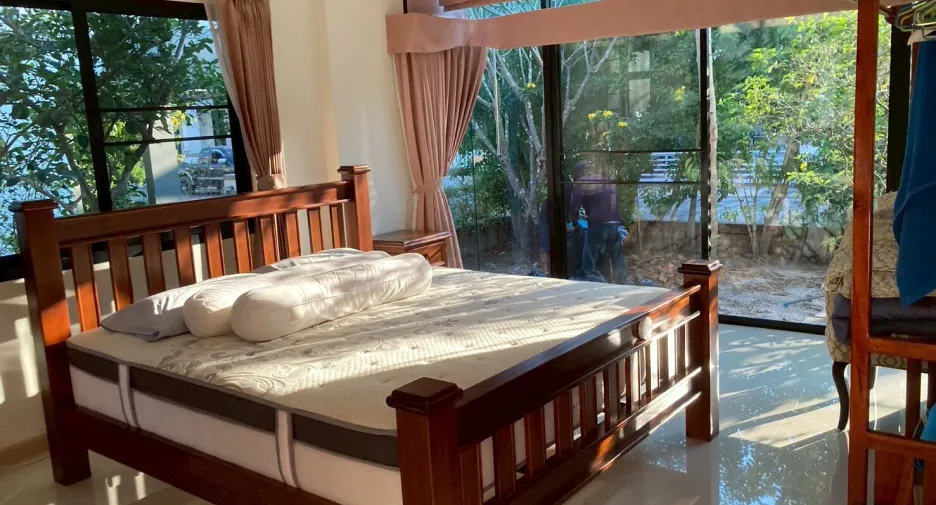À louer 3 chambres villa à Mueang Rayong, Rayong