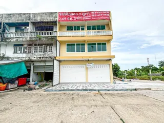 出售 7 卧室 商业空间 在 Mueang Nakhon Pathom, Nakhon Pathom